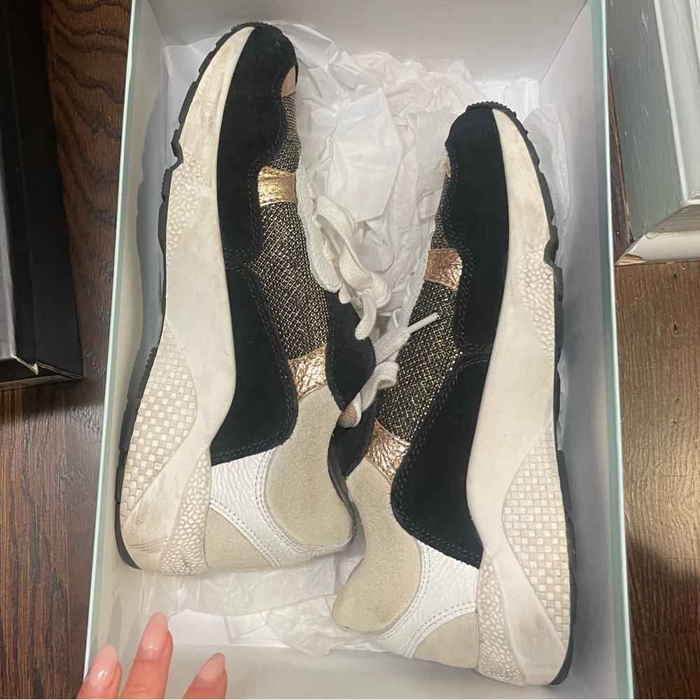 Canal St. Martin Sneakers Black and Gold